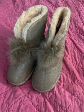 BearPaw Sparkle Taupe Fur-Trim Winter Boots never worn size 11